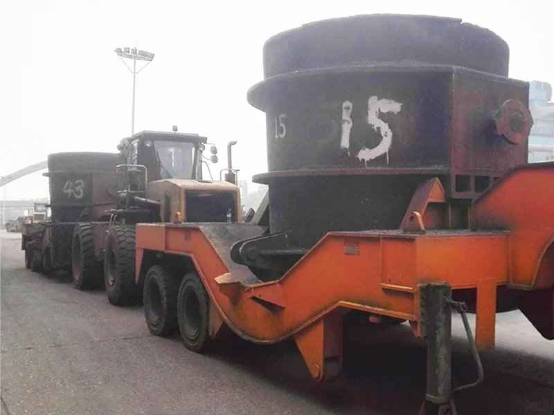 Xe muôi sắt nóng chảy